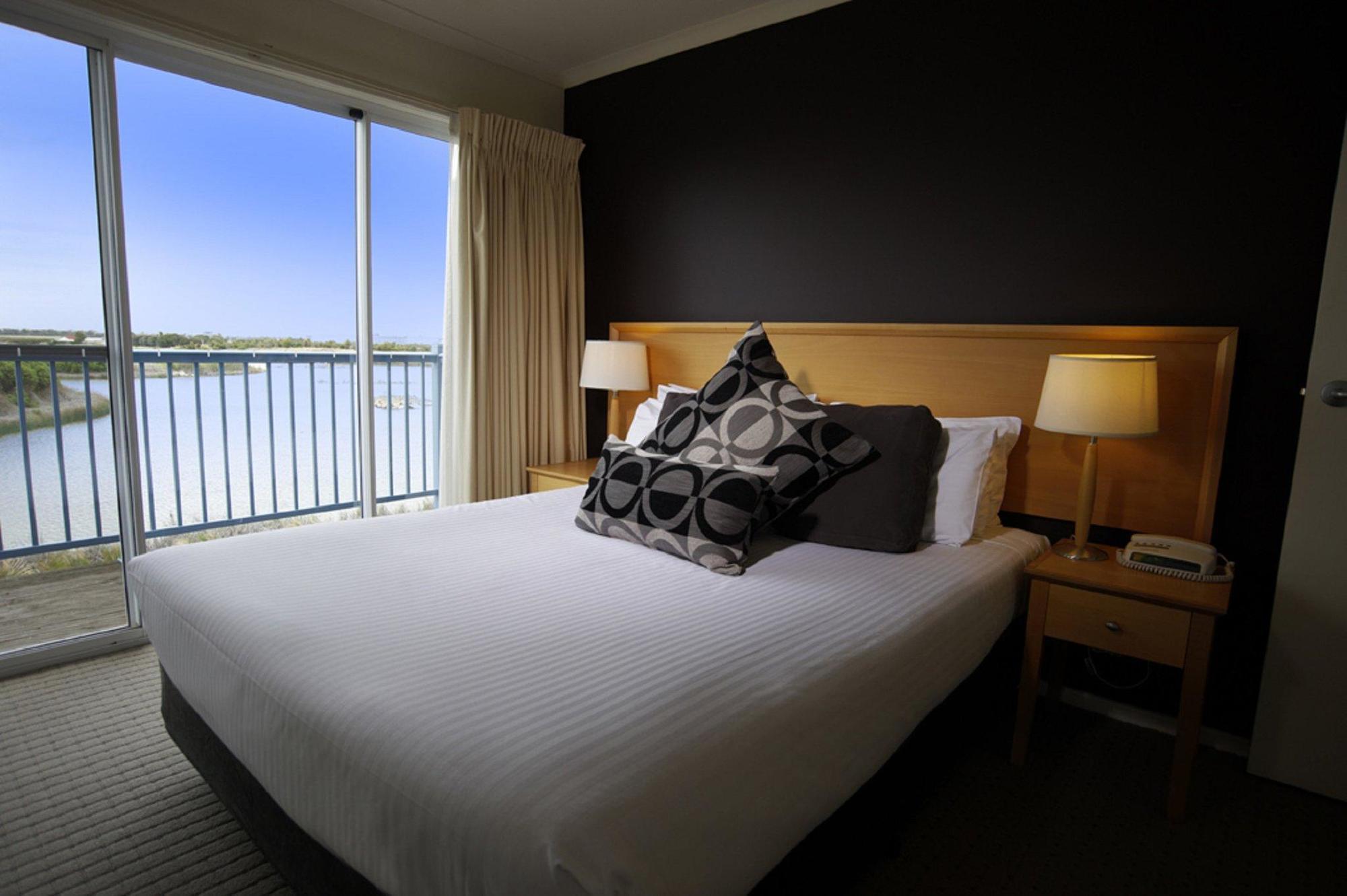 เควสวิลเลี่ยมส์ทาวน์นอร์ทอพาร์ทเม้น Aparthotel วิลเลียมส์ทาวน์ ภายนอก รูปภาพ